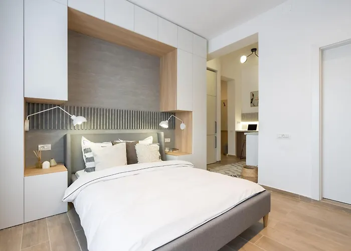 Pitar Mos - Downtown *