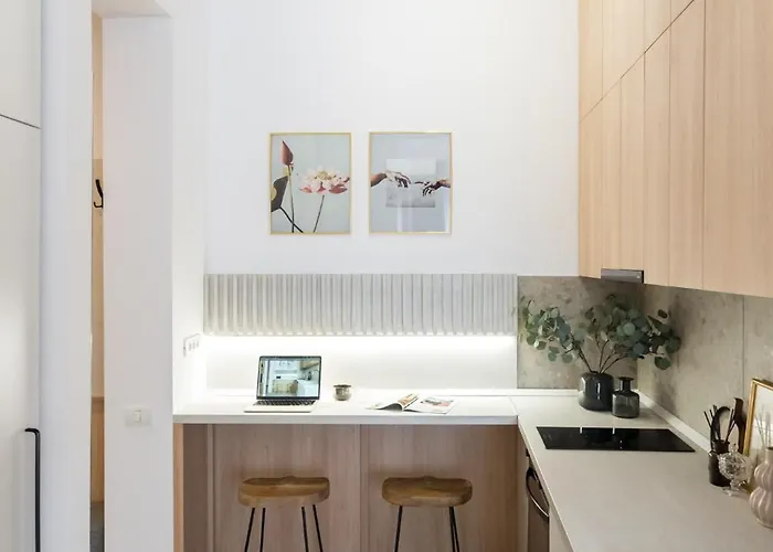 Pitar Mos - Downtown