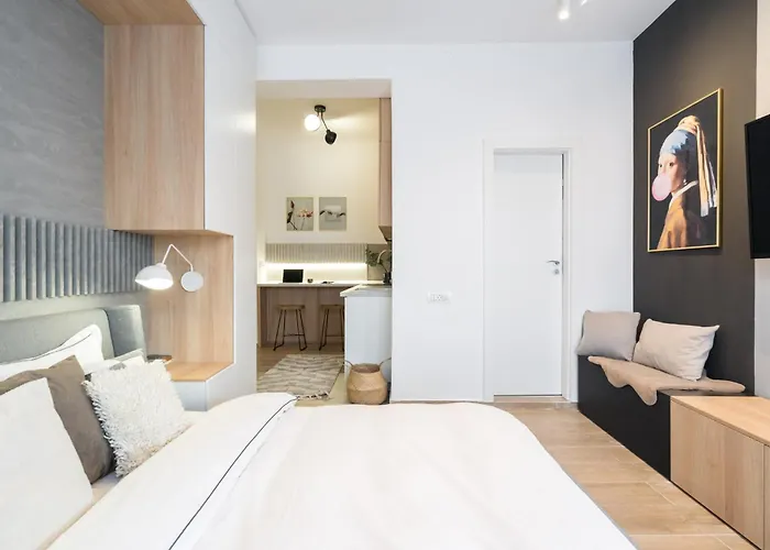 Pitar Mos - Downtown