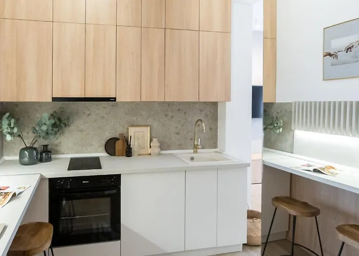 Pitar Mos - Downtown *