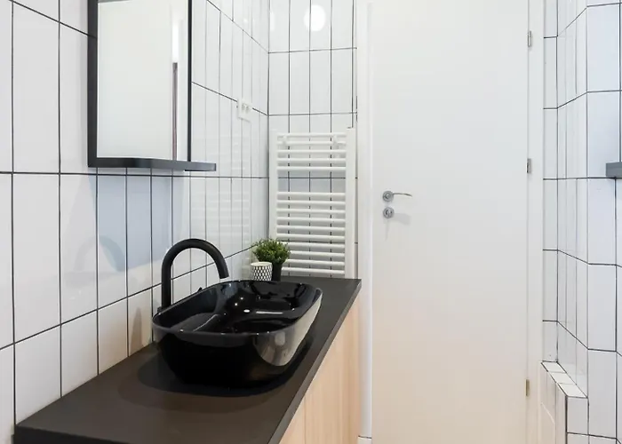 Pitar Mos - Downtown