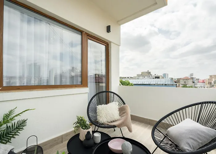 Pitar Mos - Downtown